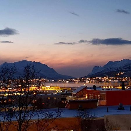 60 Sqm Apartment A - Free Parking! Tromsø Buitenkant foto