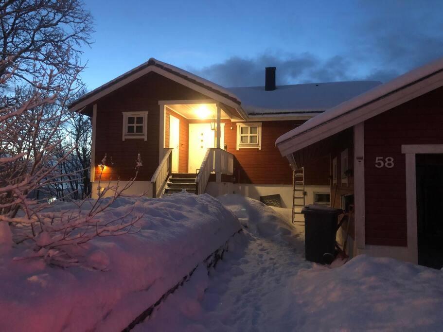 60 Sqm Apartment A - Free Parking! Tromsø Buitenkant foto