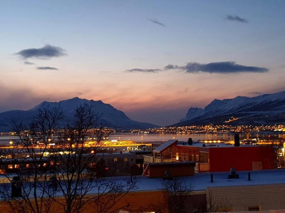 60 Sqm Apartment A - Free Parking! Tromsø Buitenkant foto