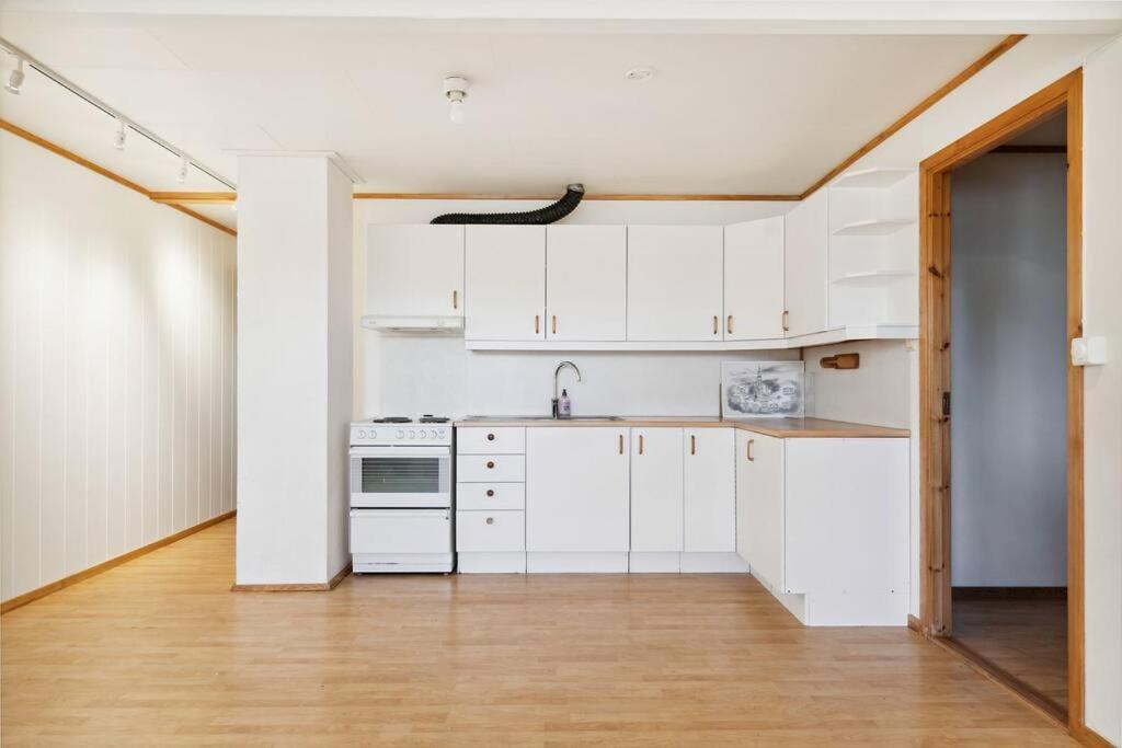 60 Sqm Apartment A - Free Parking! Tromsø Buitenkant foto